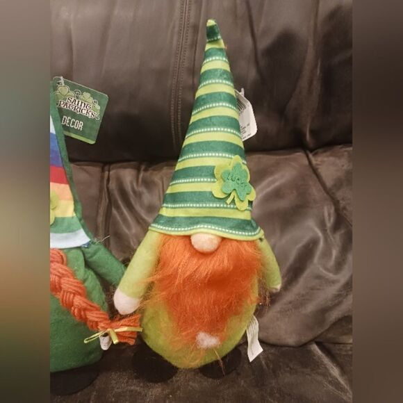 St. Patrick's Day Couple Gnome Set - Picture 4 of 4